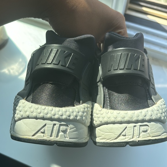 NIKE HURRAUCHE SNEAKERS - Picture 8 of 10